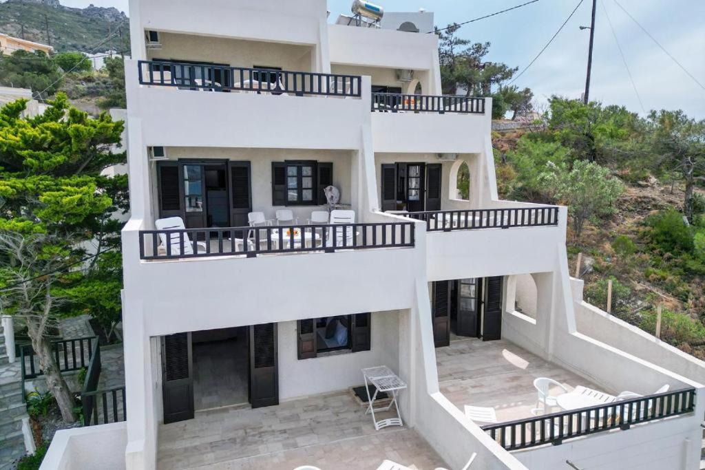 Pelagos Seafront Accommodation - George Myrties Exterior foto