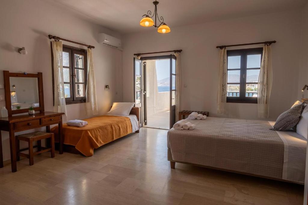 Pelagos Seafront Accommodation - George Myrties Exterior foto