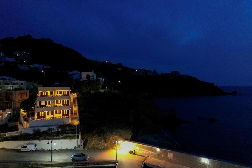 Pelagos Seafront Accommodation - George Myrties Exterior foto