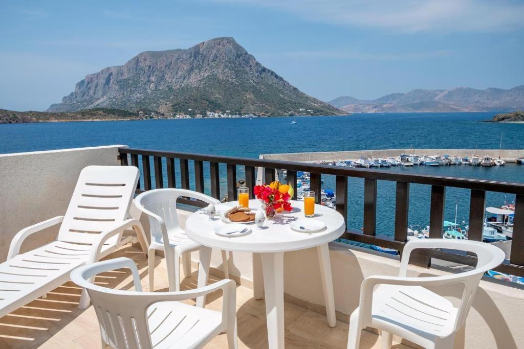 Pelagos Seafront Accommodation - George Myrties Exterior foto